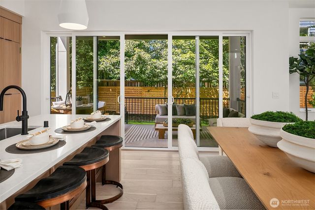 4231 53rd Avenue NE, Seattle, WA 98105