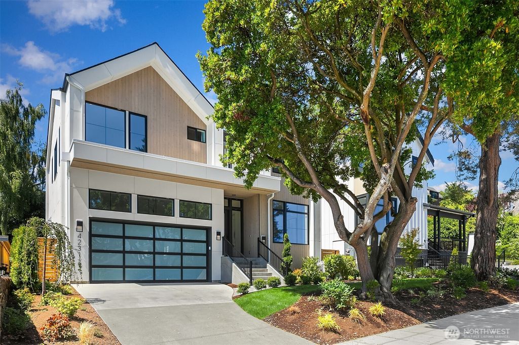 4231 53rd Avenue NE, Seattle, WA 98105