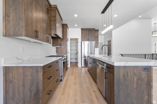 710 E MOUNTAIN ROAD, North Ogden, UT 84414