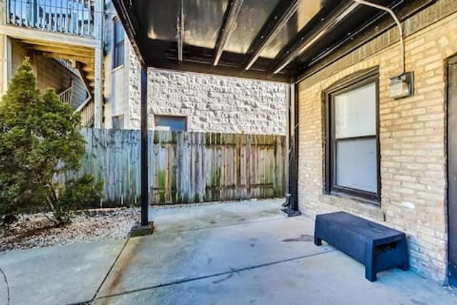 1730 W Beach Avenue 1, Chicago, IL 60622