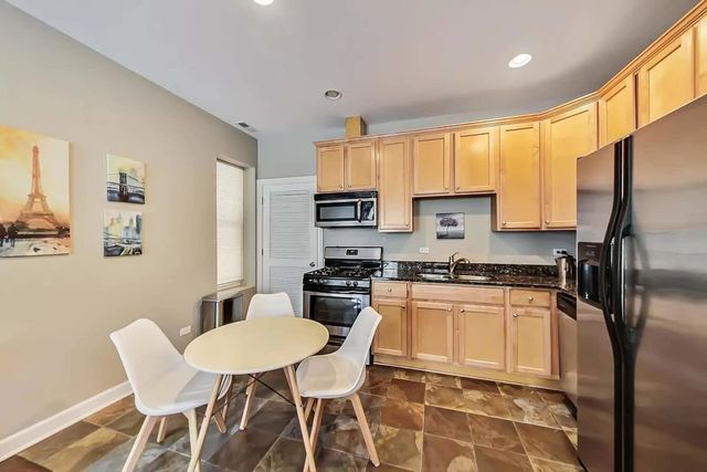 1730 W Beach Avenue 1, Chicago, IL 60622