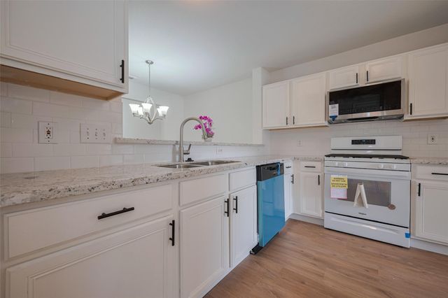 10918 Linden Gate Drive, Houston, TX 77075