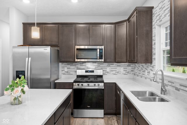 7686 Rolling Green Drive, Plainfield, IN 46168