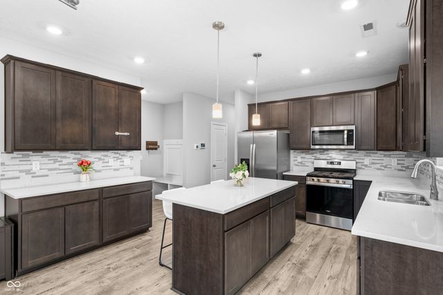 7686 Rolling Green Drive, Plainfield, IN 46168