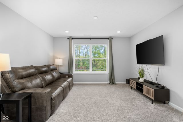 7686 Rolling Green Drive, Plainfield, IN 46168