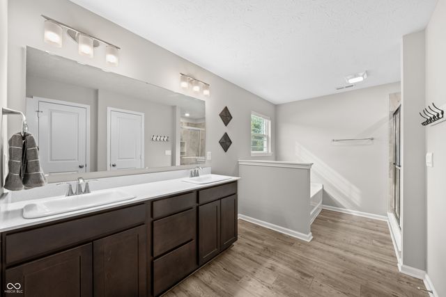 7686 Rolling Green Drive, Plainfield, IN 46168