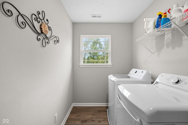 7686 Rolling Green Drive, Plainfield, IN 46168