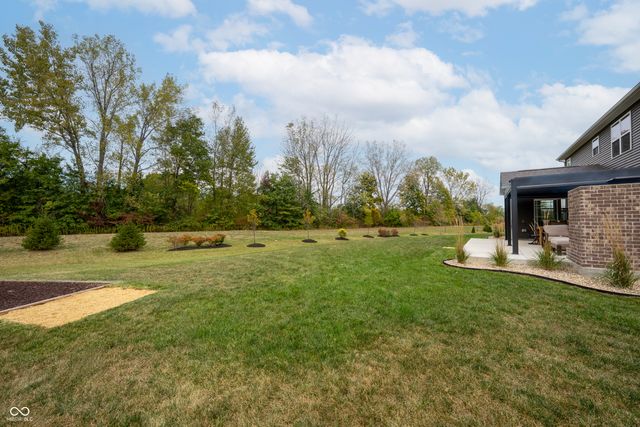 7686 Rolling Green Drive, Plainfield, IN 46168