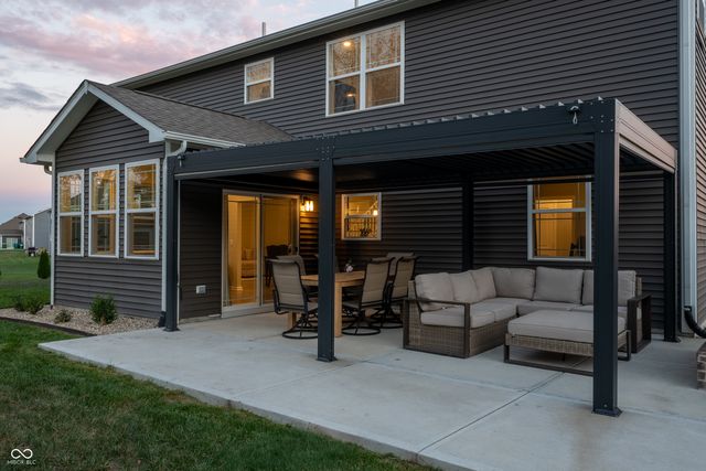 7686 Rolling Green Drive, Plainfield, IN 46168