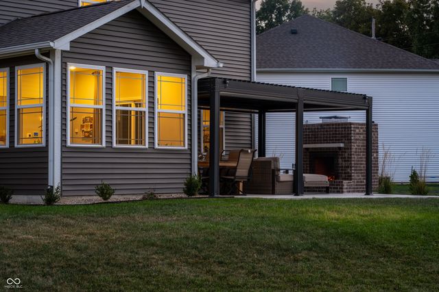 7686 Rolling Green Drive, Plainfield, IN 46168