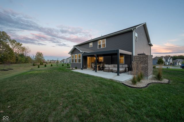 7686 Rolling Green Drive, Plainfield, IN 46168