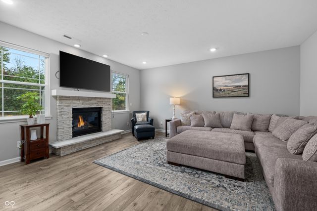 7686 Rolling Green Drive, Plainfield, IN 46168