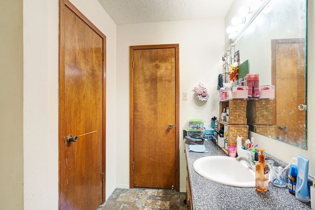 820 NE 32nd, Paris, TX 75460