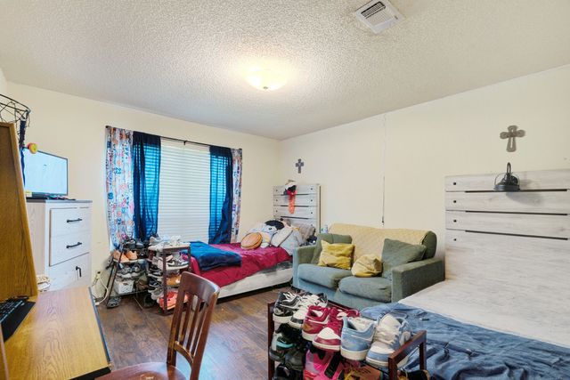 820 NE 32nd, Paris, TX 75460