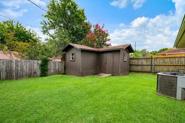 820 NE 32nd, Paris, TX 75460