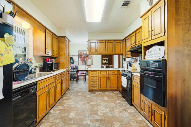 820 NE 32nd, Paris, TX 75460