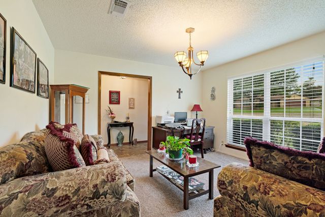 820 NE 32nd, Paris, TX 75460