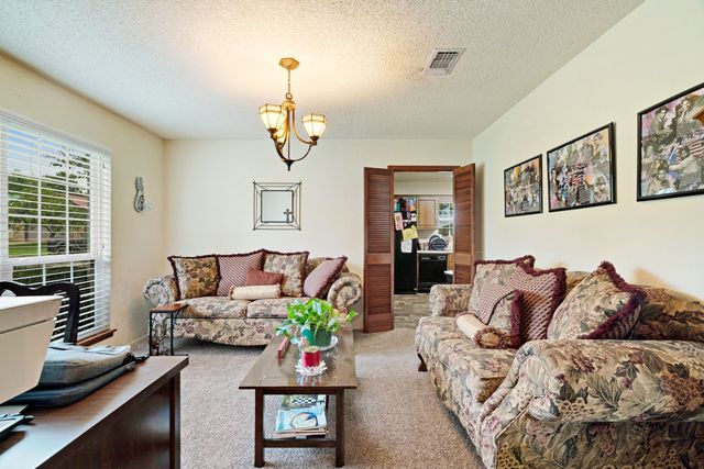820 NE 32nd, Paris, TX 75460