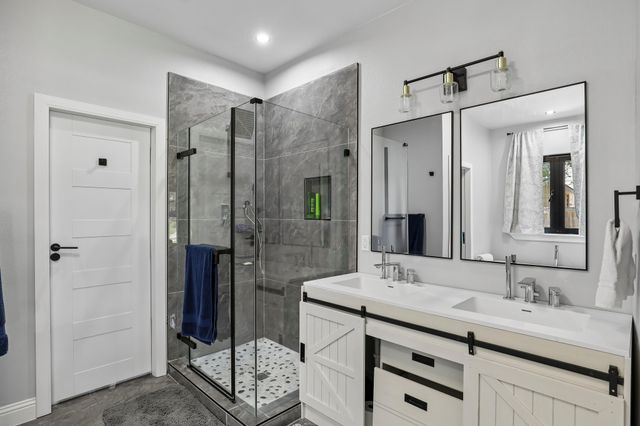 8 O Hare Circle, The Colony, TX 75056
