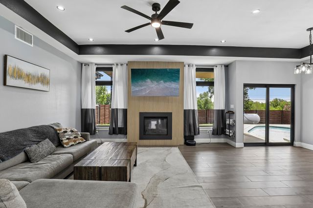 8 O Hare Circle, The Colony, TX 75056