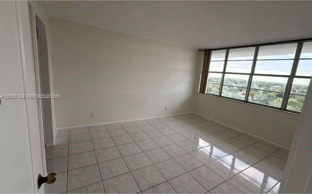 16740 NE 9th Ave 807, North Miami Beach, FL 33162