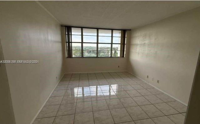 16740 NE 9th Ave 807, North Miami Beach, FL 33162