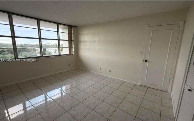 16740 NE 9th Ave 807, North Miami Beach, FL 33162