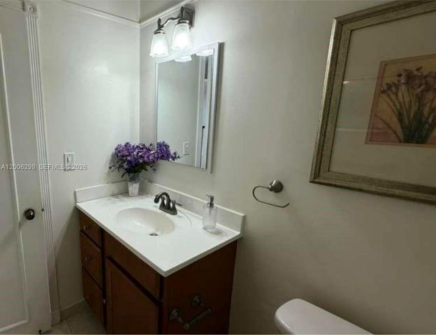 16740 NE 9th Ave 807, North Miami Beach, FL 33162