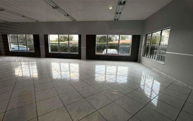 16740 NE 9th Ave 807, North Miami Beach, FL 33162