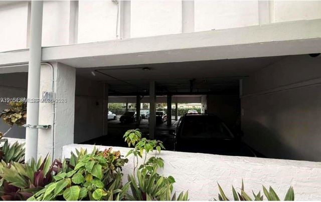 16740 NE 9th Ave 807, North Miami Beach, FL 33162