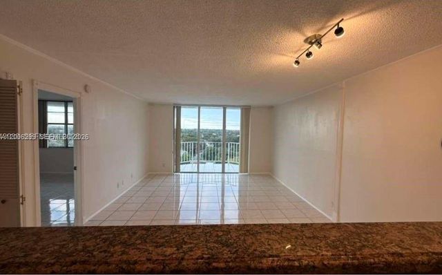 16740 NE 9th Ave 807, North Miami Beach, FL 33162