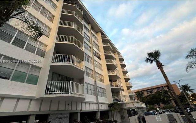 16740 NE 9th Ave 807, North Miami Beach, FL 33162