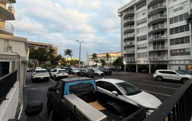 16740 NE 9th Ave 807, North Miami Beach, FL 33162