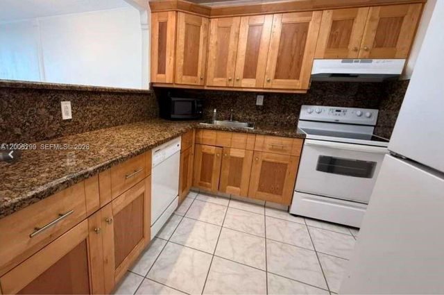 16740 NE 9th Ave 807, North Miami Beach, FL 33162