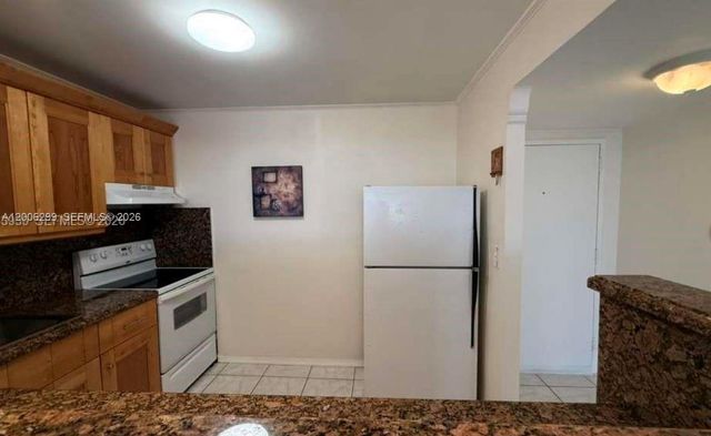 16740 NE 9th Ave 807, North Miami Beach, FL 33162