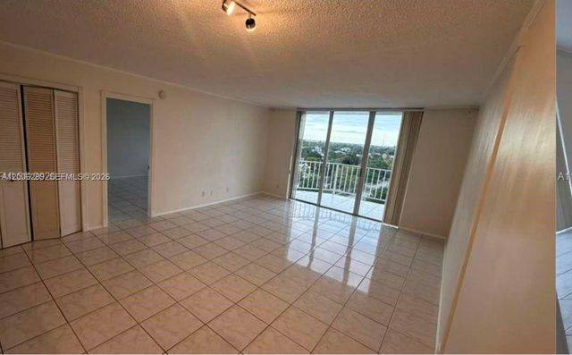 16740 NE 9th Ave 807, North Miami Beach, FL 33162