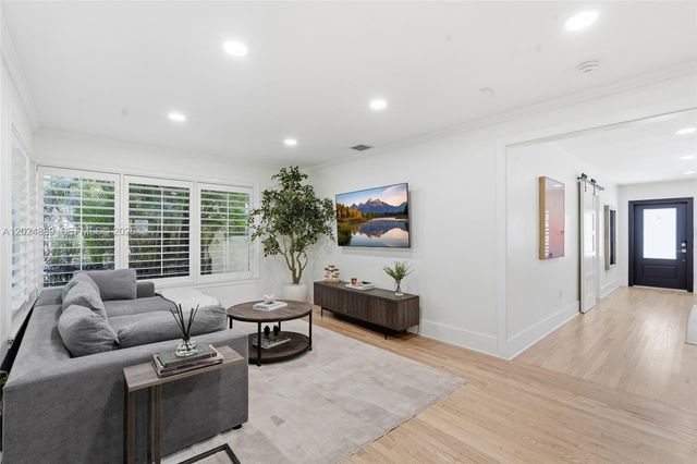1505 Robbia Ave, Coral Gables, FL 33146