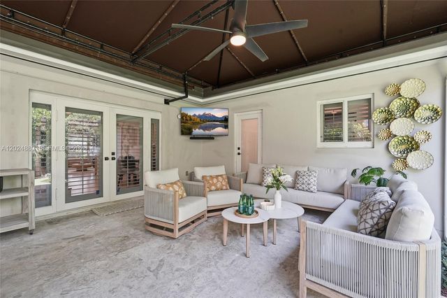 1505 Robbia Ave, Coral Gables, FL 33146