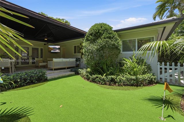 1505 Robbia Ave, Coral Gables, FL 33146