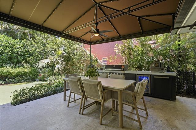 1505 Robbia Ave, Coral Gables, FL 33146