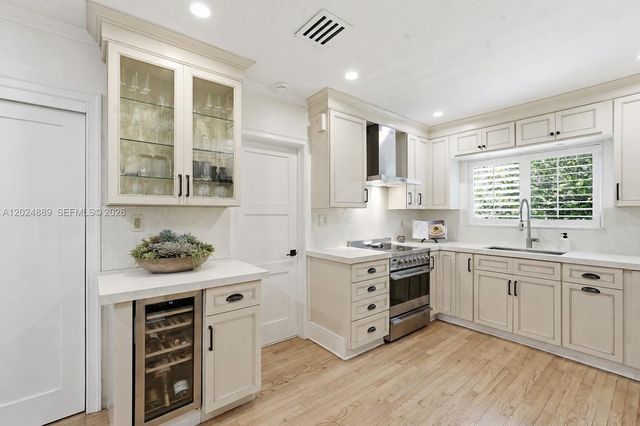 1505 Robbia Ave, Coral Gables, FL 33146