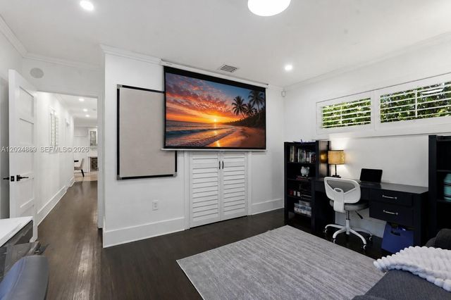 1505 Robbia Ave, Coral Gables, FL 33146