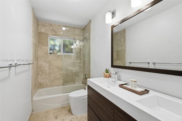 1505 Robbia Ave, Coral Gables, FL 33146