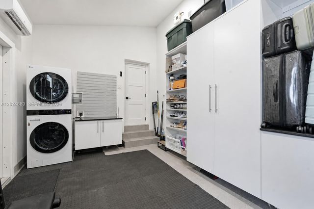 1505 Robbia Ave, Coral Gables, FL 33146