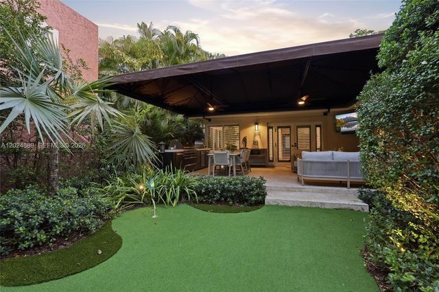 1505 Robbia Ave, Coral Gables, FL 33146
