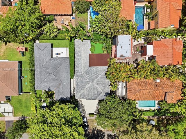 1505 Robbia Ave, Coral Gables, FL 33146