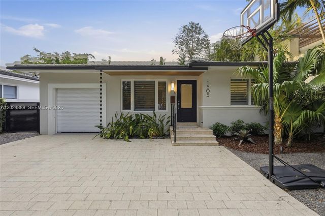 1505 Robbia Ave, Coral Gables, FL 33146