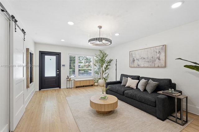 1505 Robbia Ave, Coral Gables, FL 33146