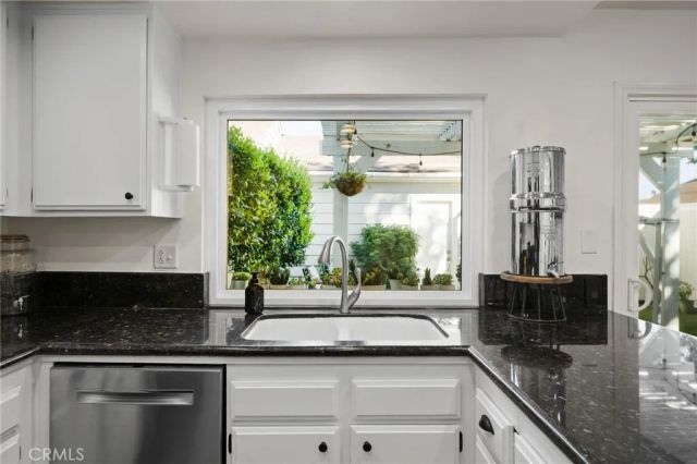 1693 N Mountain D, Upland, CA 91784