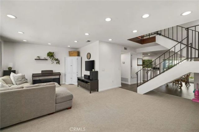 1693 N Mountain D, Upland, CA 91784